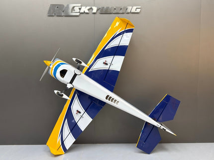 Model airplane with 'rc Skywing' branding on a gray background