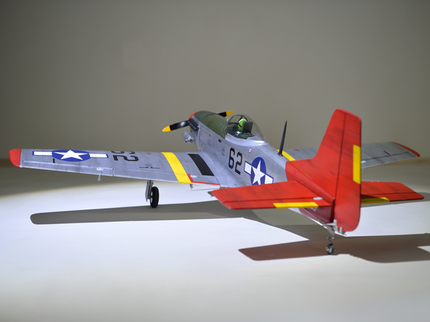 Phoenix Model P51 MUSTANG 1,41m 55,5'' W/Electric Retract